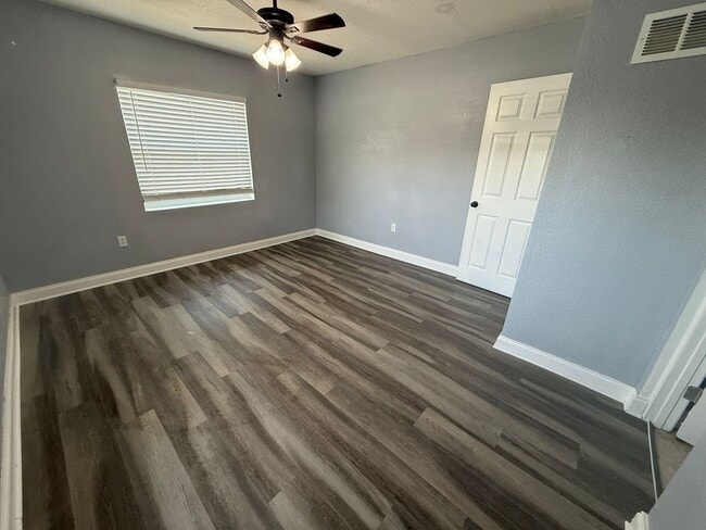 Building Photo - Beautiful 4BR/3BA Home