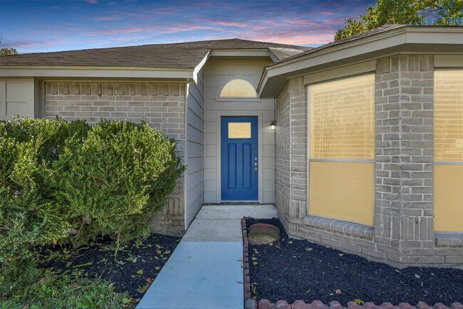 Building Photo - 2306 Piddler Dr
