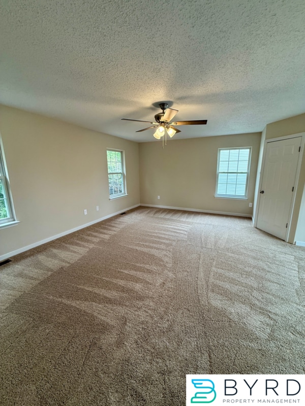 Building Photo - 913 Wheelwood Way