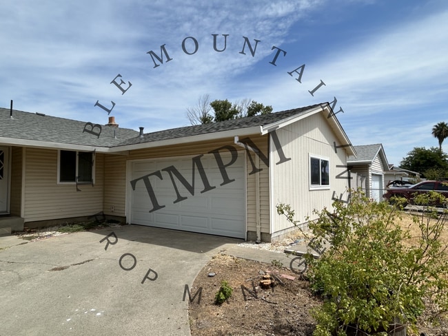 Building Photo - 2262 Las Plumas Ave