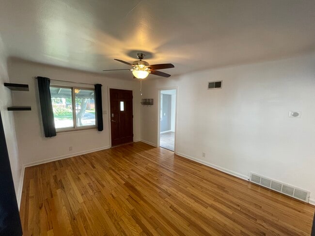 Building Photo - 1711 Barrett Ave