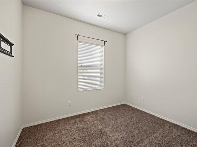 Building Photo - 564 N Harrison