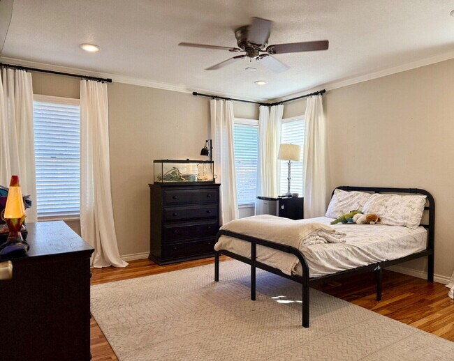 Building Photo - 3001 32nd St