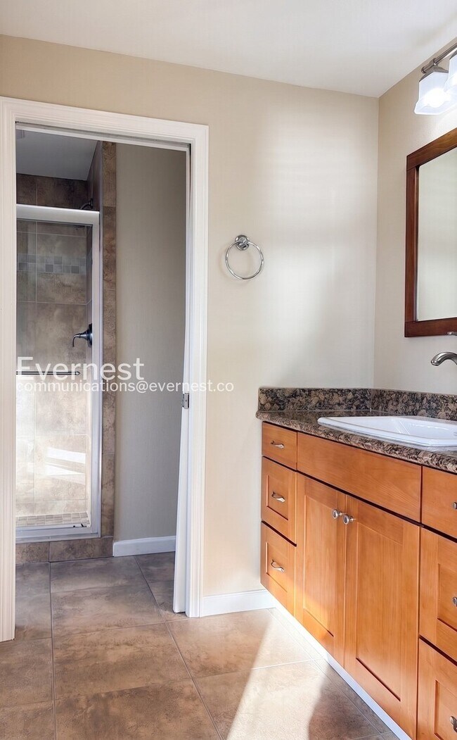 Building Photo - 4-Bed/2.5-Bath Home/ Voucher Accepted/ Available Soon!