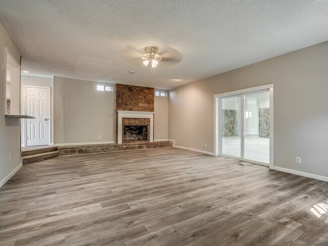 Building Photo - 6409 Miles Ln