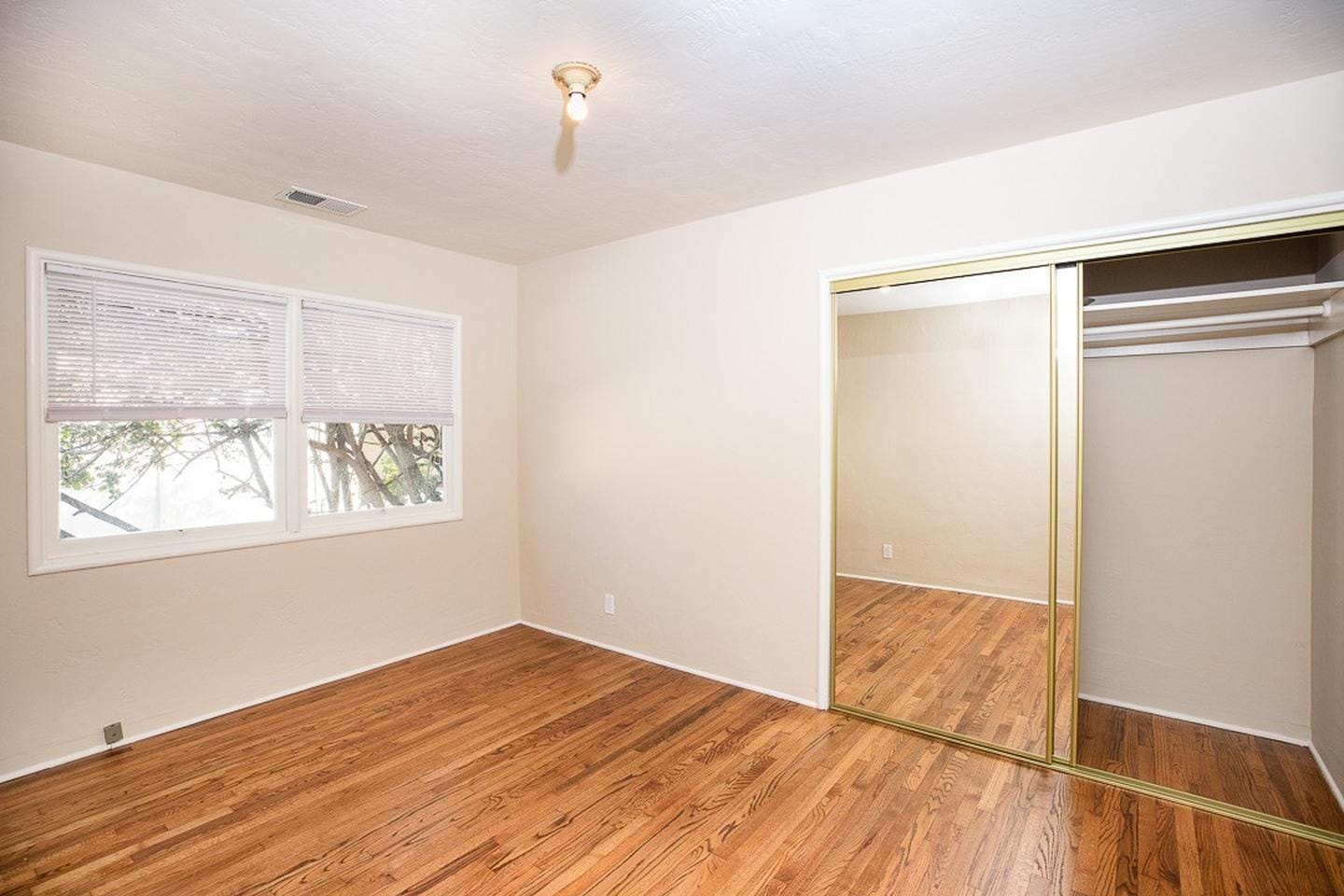 Building Photo - Remodeled 1BR Unit with Garage - Steps to BART in El Cerrito