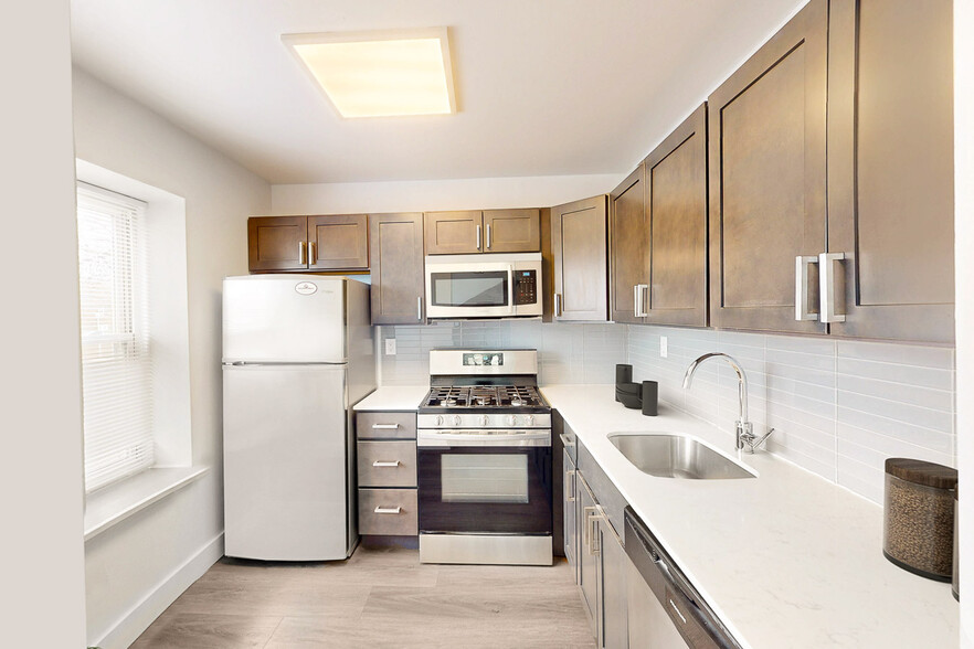 Primary Photo - Dutchtown Manor Apartments