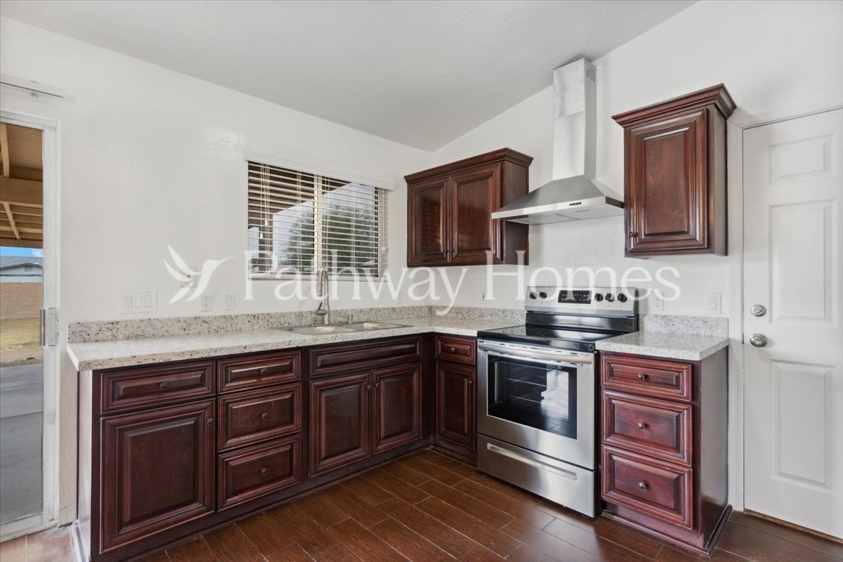 Building Photo - 774 S Ocotillo Dr