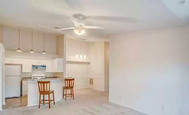 Building Photo - 13810 Sutton Park Dr N