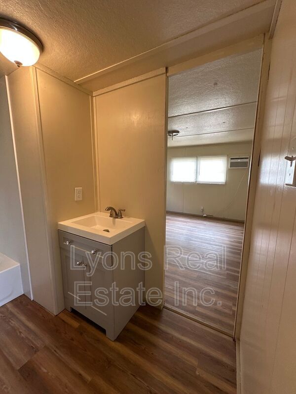 Building Photo - 2268 Carlisle Ln