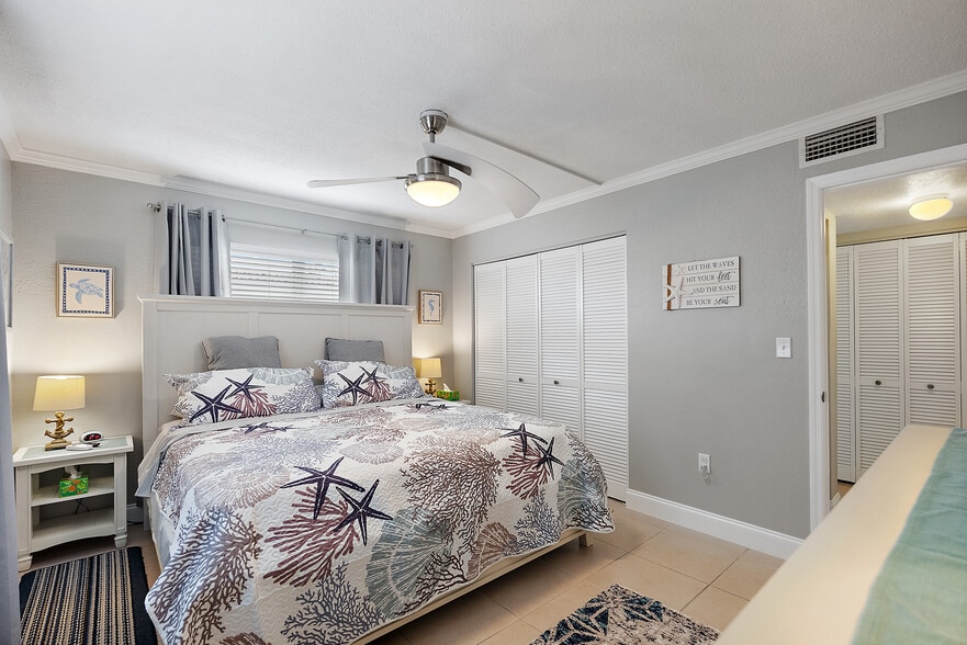 Building Photo - 11440 1st St E