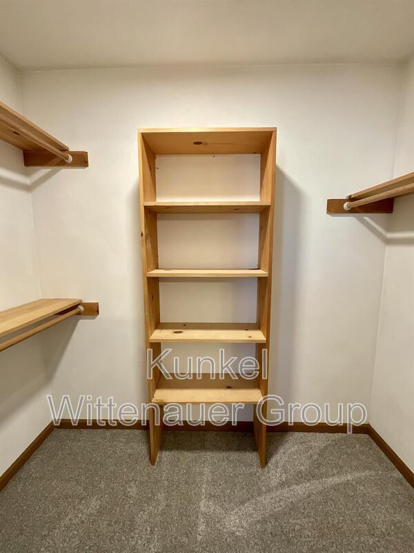 Building Photo - 614 Carol Ann Dr