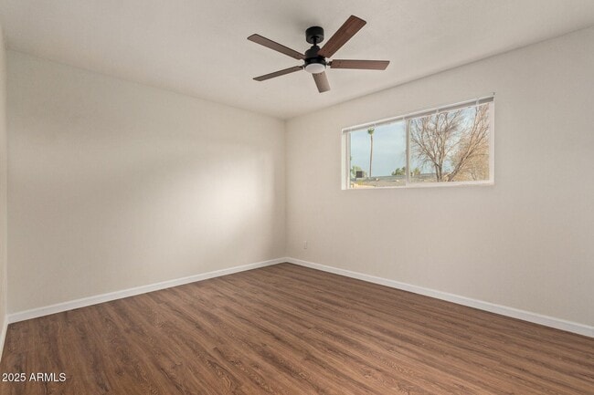 Building Photo - 2179 E Palmcroft Dr