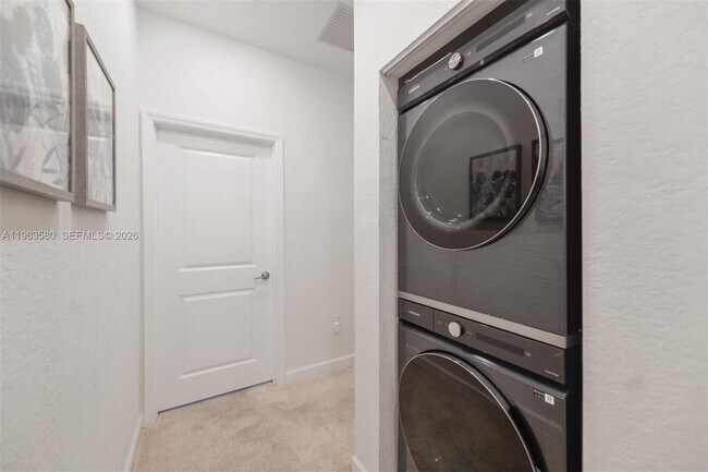 Building Photo - 20814 NE 5th Ct