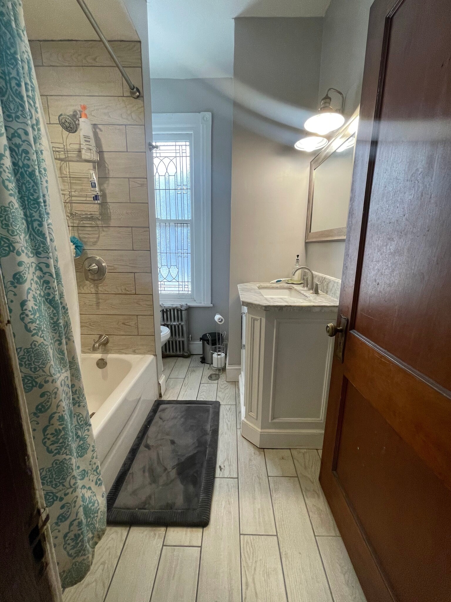 bathroom - 4646 Hazel Ave