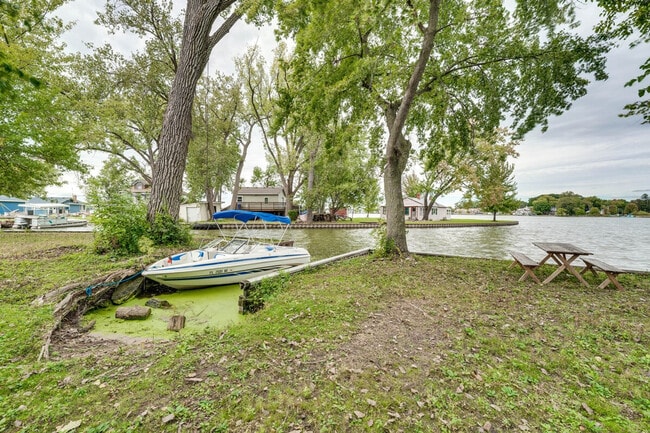 Building Photo - 35831 N Cedar Is