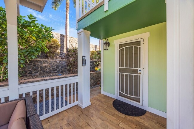 Building Photo - 1276 S Nahale Pl