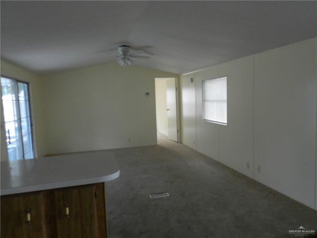 Building Photo - 17 Amy St