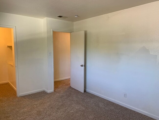 Building Photo - 2106 Peppertree Way