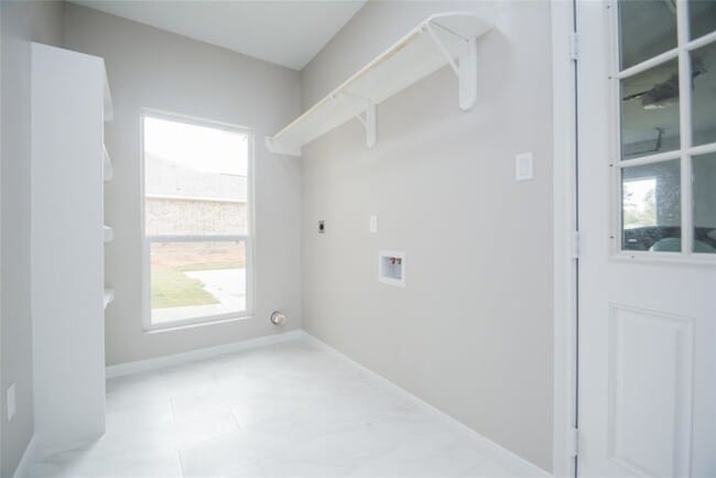 Building Photo - 12328 N Chestnut Hls Dr