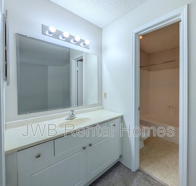 Building Photo - 10200 Belle Rive Blvd