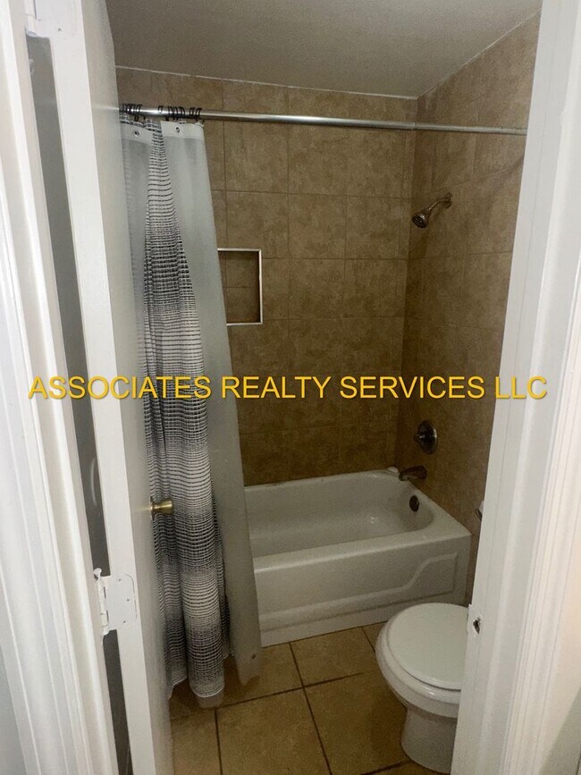 Building Photo - LOOK!!! 2 bedroom in Brandywine with Balco...