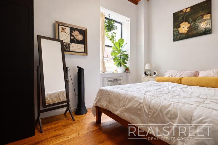 Building Photo - Designer Loft | 2 Bed / 2 Bath | ~1,000 SF | 12’ Wood Ceilings | Prime Prospect Heights