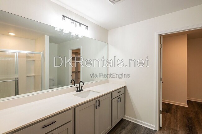 Building Photo - 126 Verona Dr NW