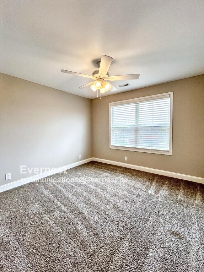 Building Photo - 805 Marksman Ct