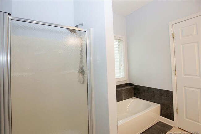 Building Photo - 110 Willow Creek Ln