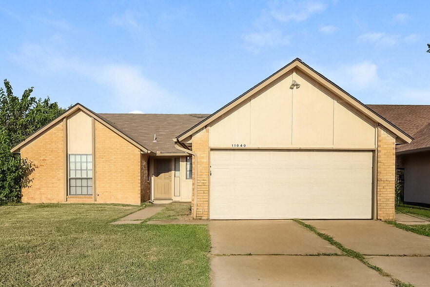 Primary Photo - 11040 N Eagle Ln