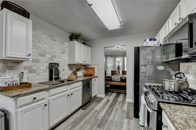 Building Photo - 4317 Holliday Rd