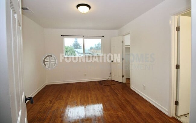 Building Photo - 115 Grande Vista