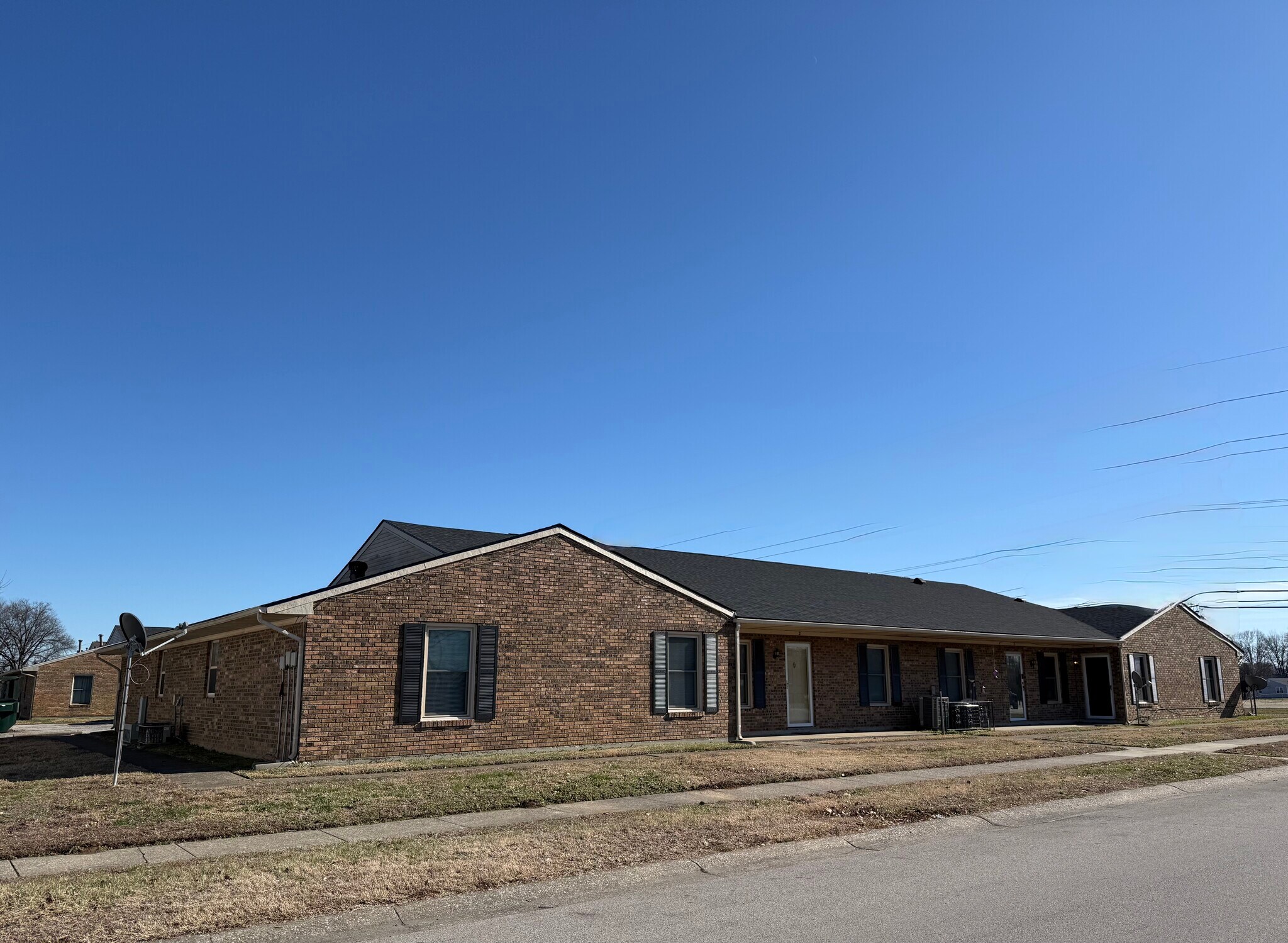 Building Photo - 3301 W 2nd St