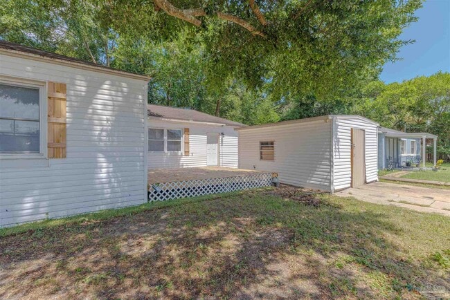 Building Photo - 1223 Wisteria Ave