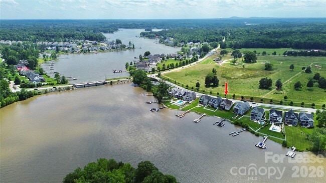 Building Photo - 136 Preston Rd