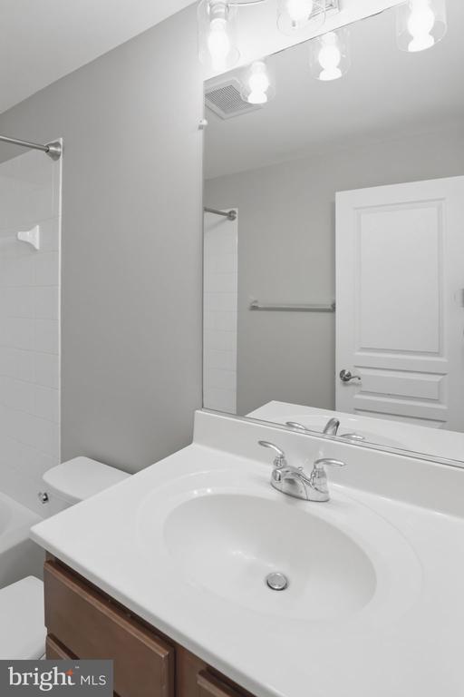 Building Photo - 14814 Mason Creek Cir