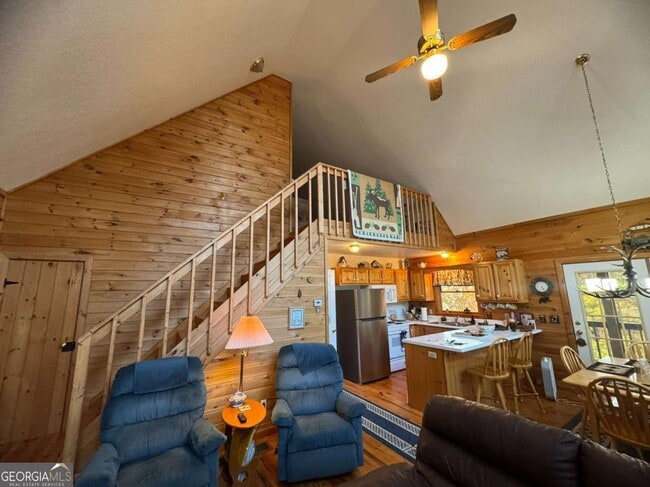 Building Photo - 664 Fox Run Dr