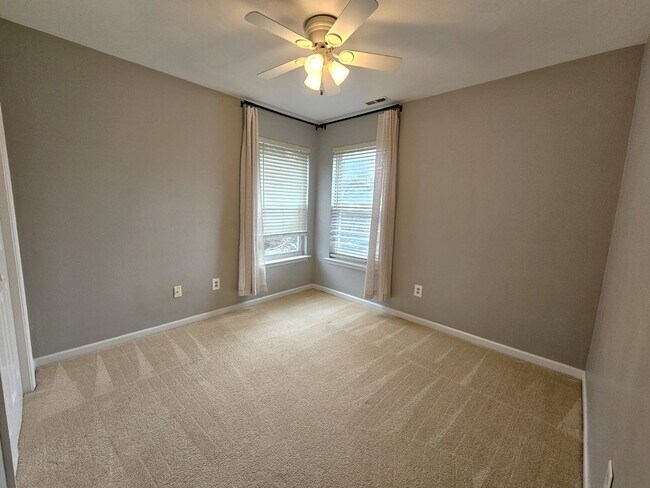 Building Photo - Ocean View East