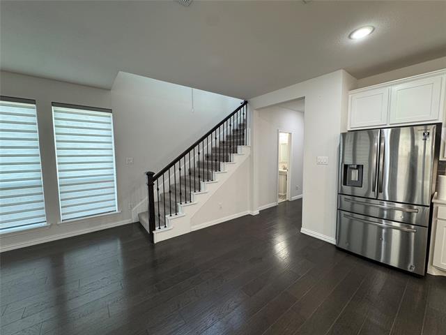 Building Photo - 633 Somerset Dr