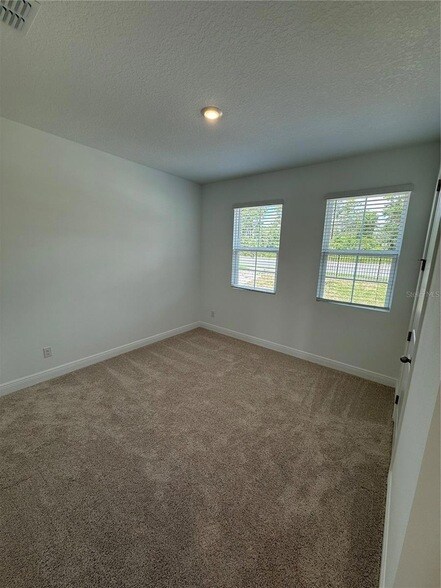 Building Photo - 2313 Broadbrook Dr