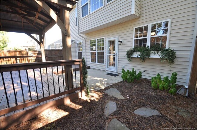 Building Photo - 124 Shadow Mountain Ln