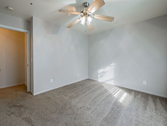 Building Photo - Spacious 3-Bedroom Home in a Great Pontiac Location!