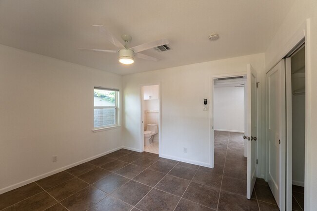 Building Photo - Hidden Gem | 4 bed 3 bath home in highly sought after Windsor Park!!!