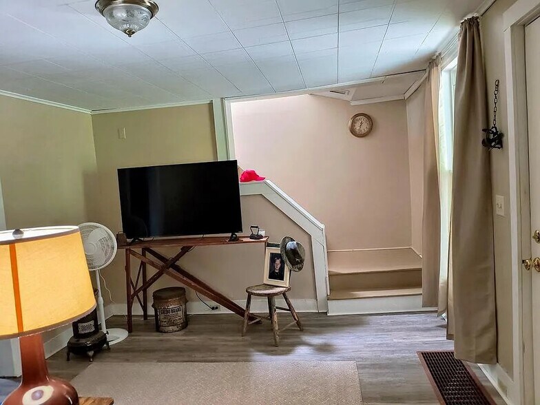 Building Photo - 2820 Austinville Rd