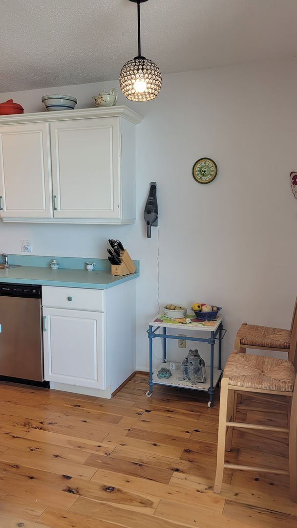 Building Photo - PENDING LEASE-Annual turnkey furnished  2/...