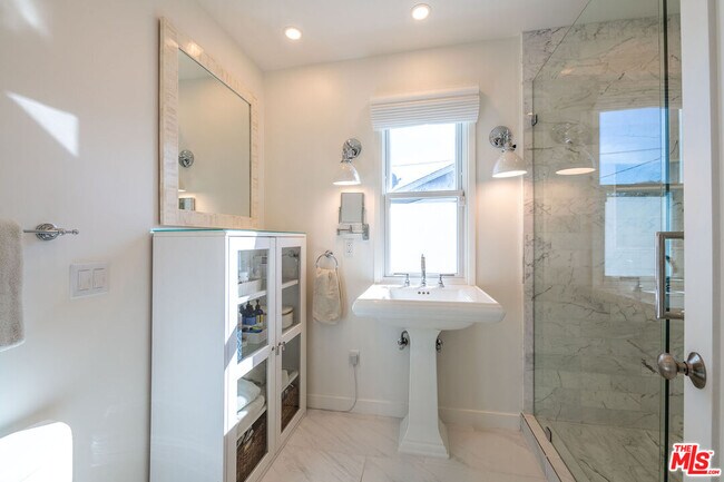 Building Photo - 134 La Plata