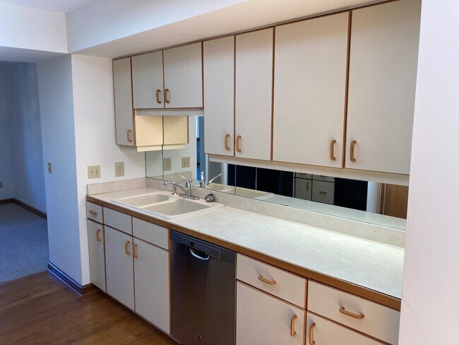 Kitchen - Juno Place Townhomes