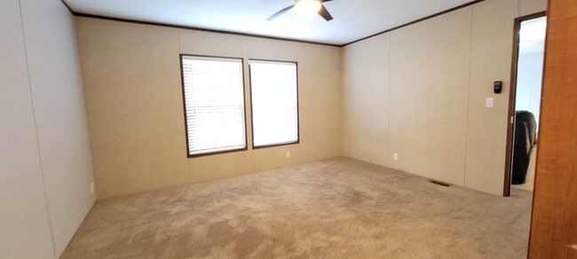 Building Photo - 405 Battlebell Rd