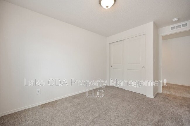 Building Photo - 12335 Gipper Loop